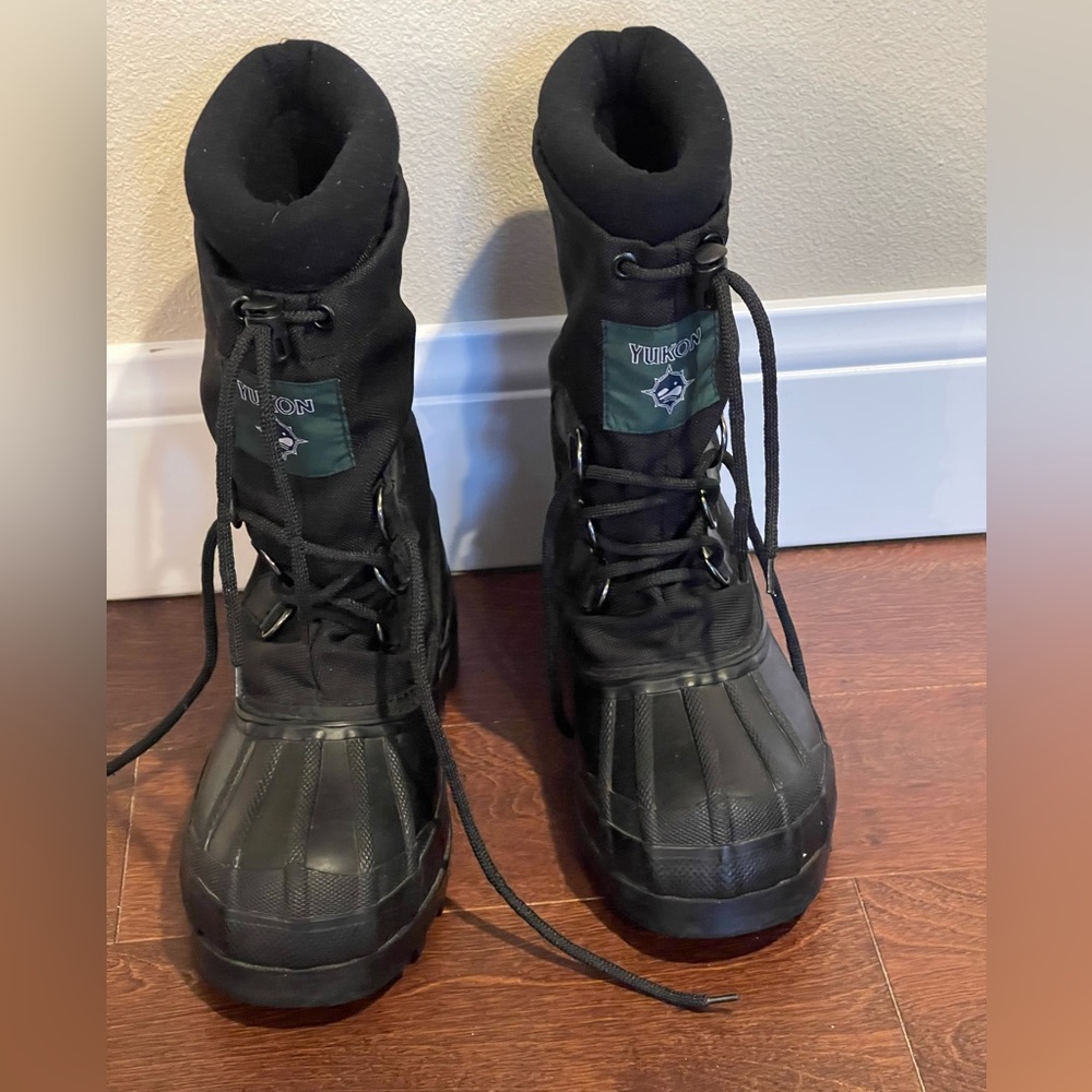 Durable Yukon Snow Boots - Avalanche 111 Mens 8M (fits women’s 9-9.5)